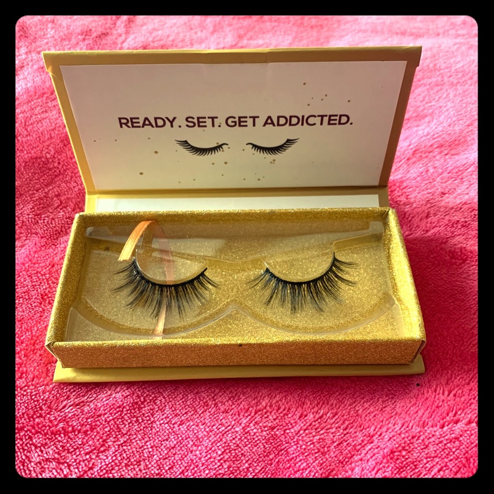 Eyelashes NEW